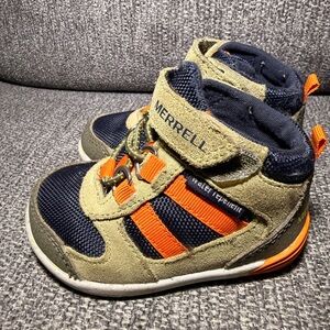 Merrell toddler Bare Steps Ridge Hiking boots size 4